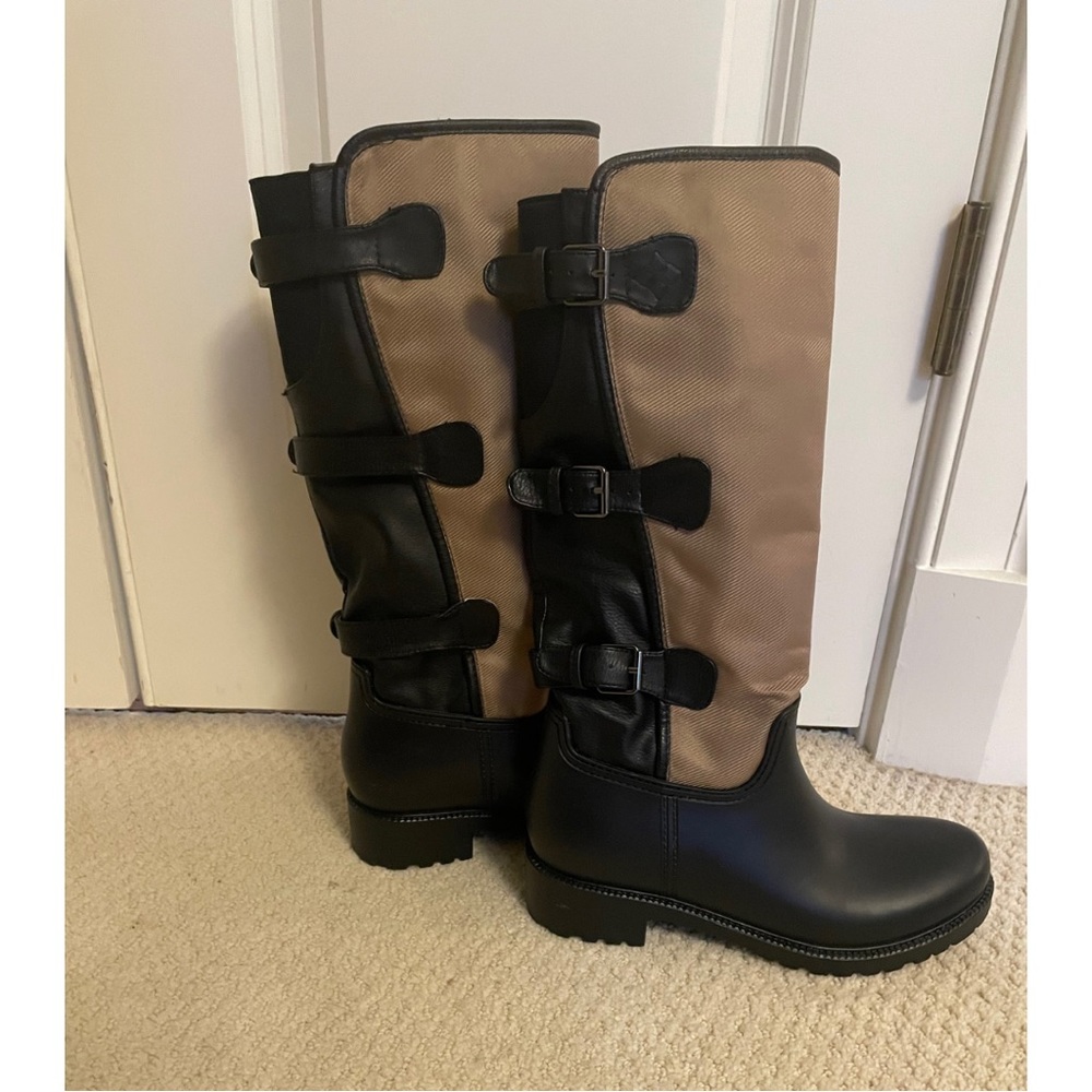 Dav rain snow boots, size 8, faux leather and canvas, faux shearling lining.